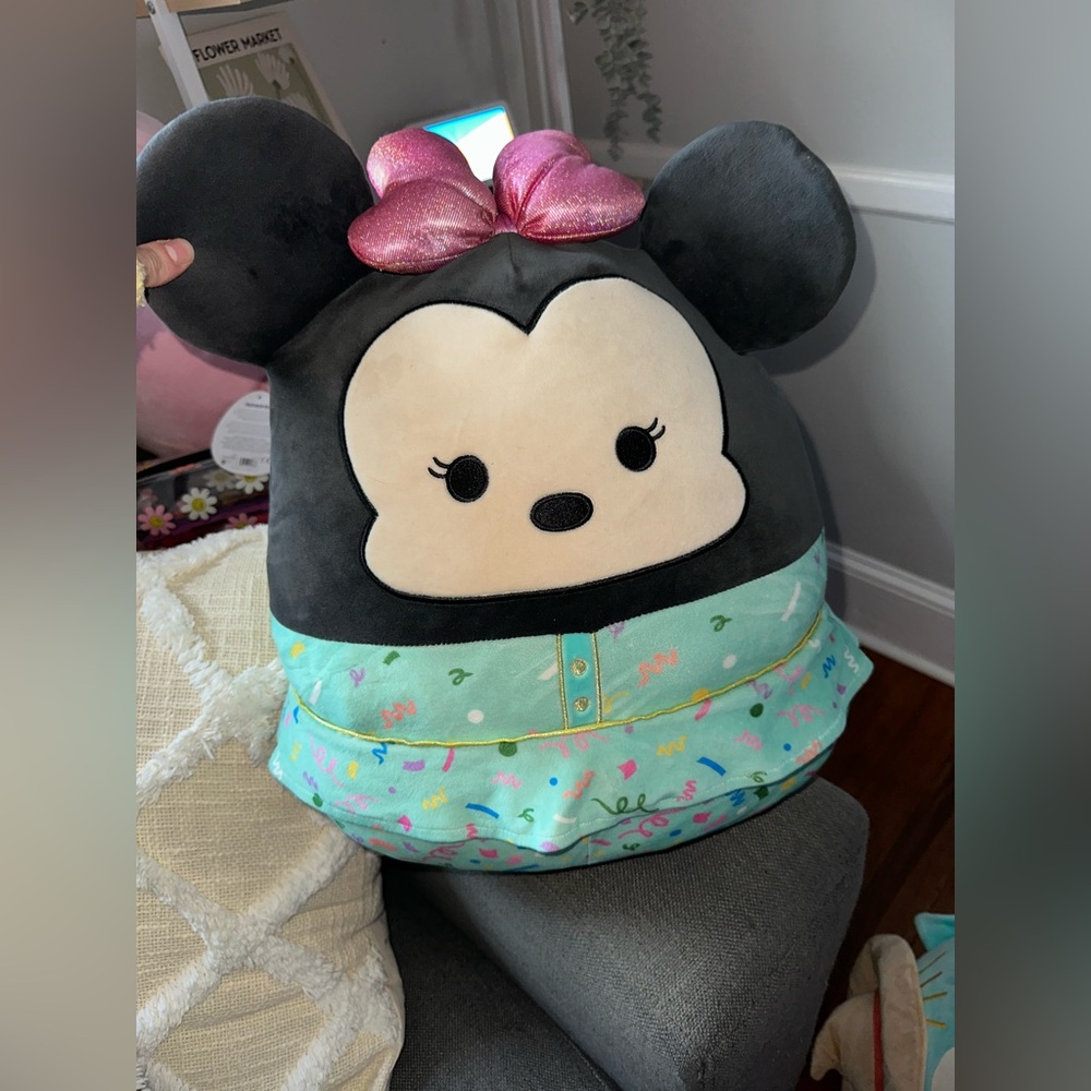 Limited Edition Party Minnie Mouse Squishmallow 🐭🎀🎉